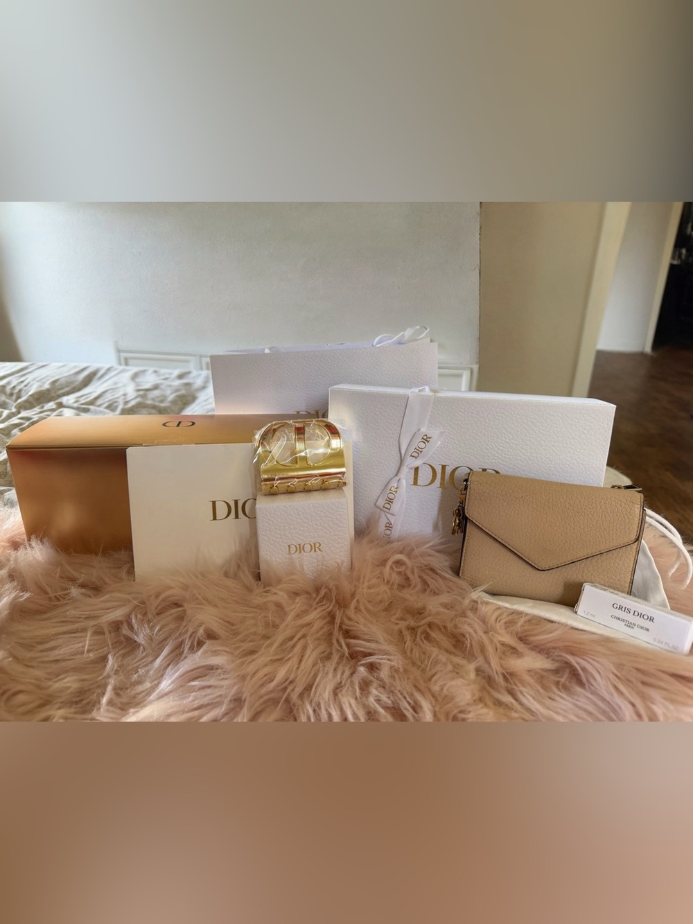 💛🤍💛Christian Dior Logo Charm Wallet Bundle💛🤍💛